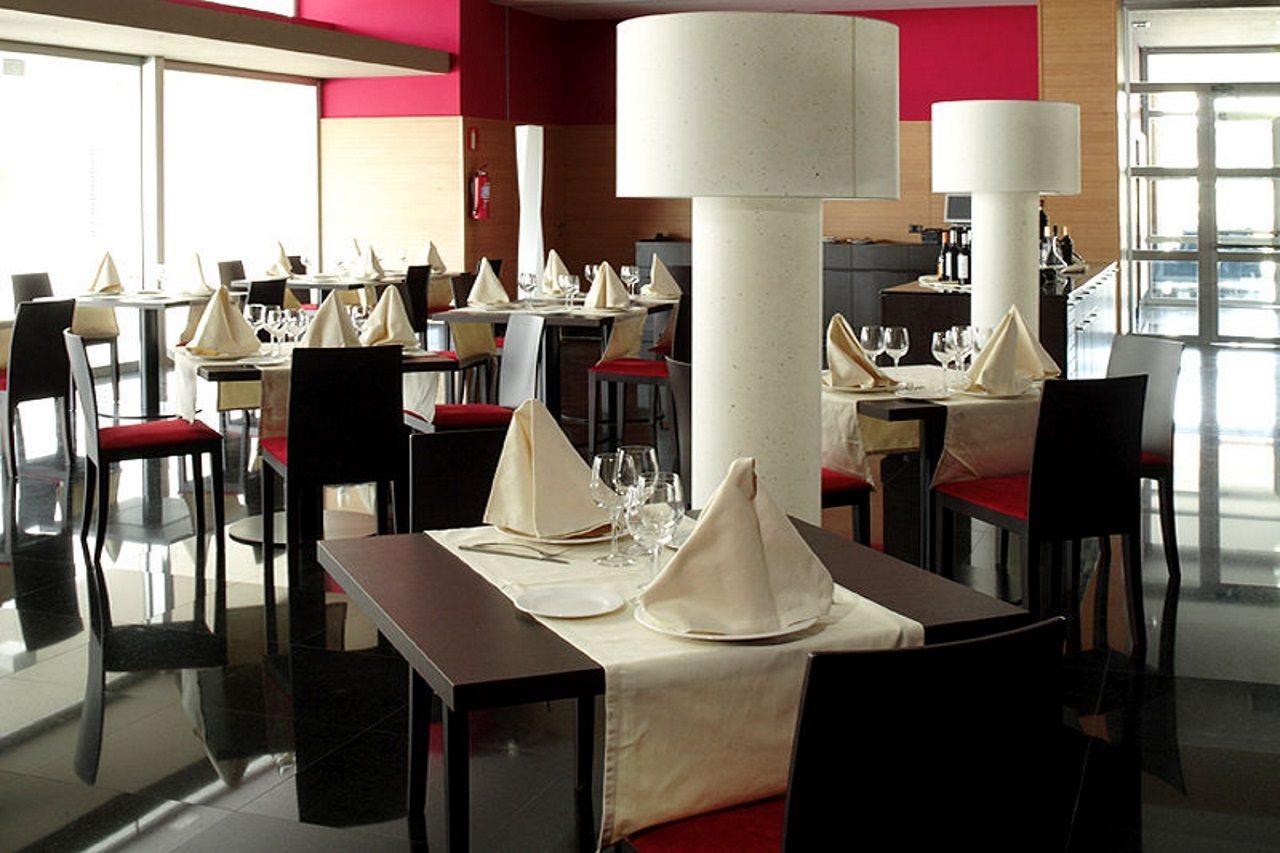 Eurostars Rey Fernando Hotel Zaragoza Bagian luar foto