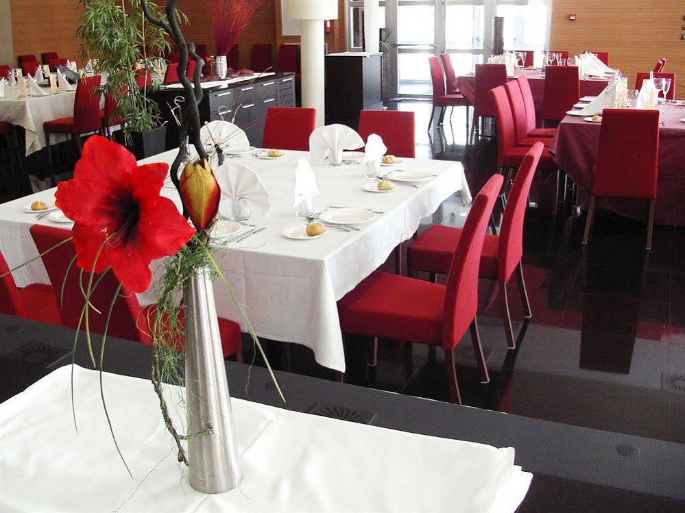 Eurostars Rey Fernando Hotel Zaragoza Bagian luar foto